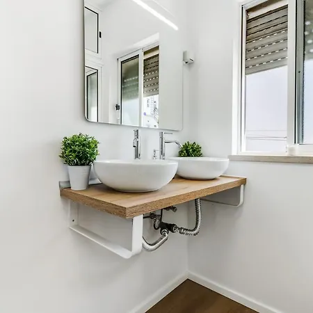 Apartament Charming Ii *