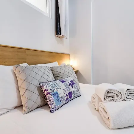 Charming Ii Apartment *