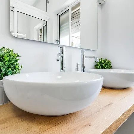 Charming Ii Apartment